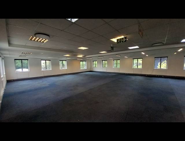 1,425M² OFFICE TO LET IN BRYANSTON
